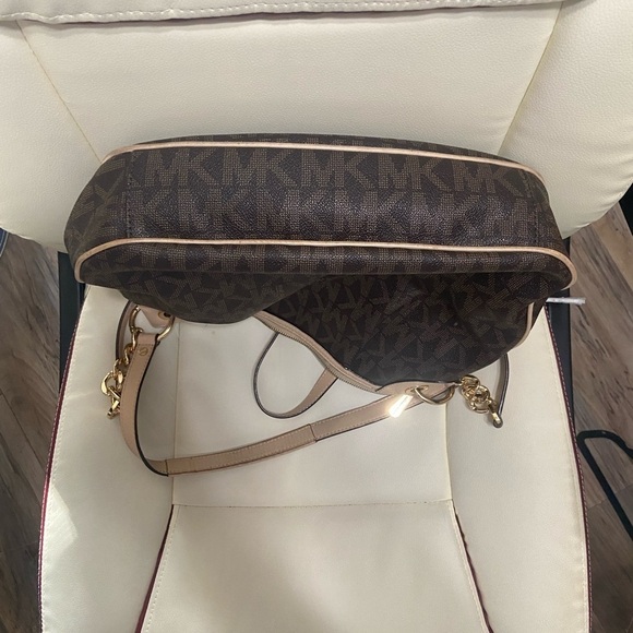 Michael Kors EUC Fulton satchel two way crossbody or shoulder bag gold hardware - Picture 5 of 13